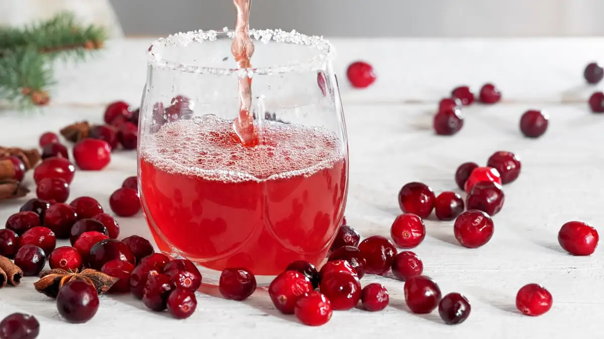 Här är varför du borde dricka tranbärsjuice varje dag illustration