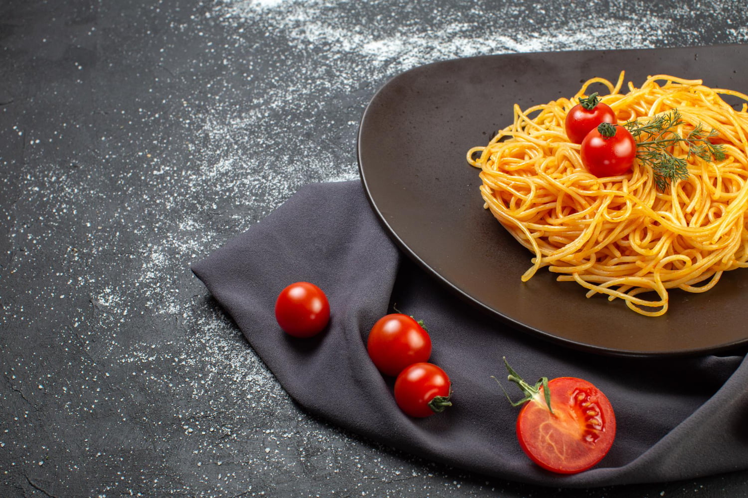 Kolhydratfri pasta med tomatsås